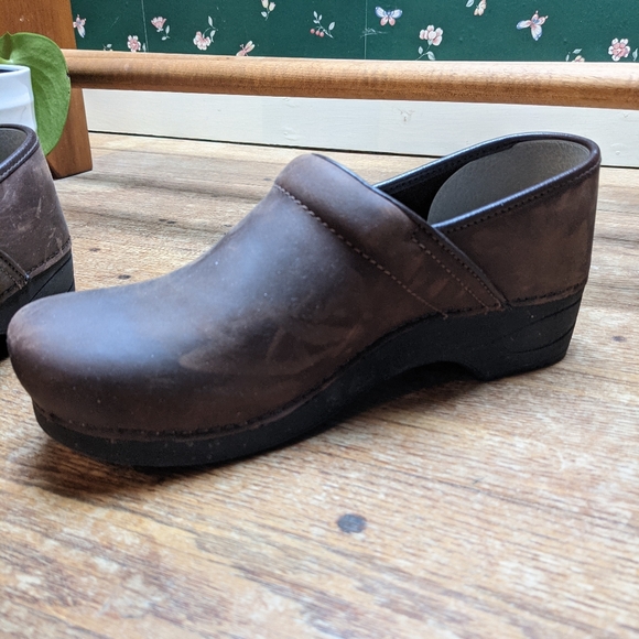 Dansko XP 2.0 brown leather clogs - Picture 6 of 7